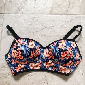 VS PINK Padded Sports Bra